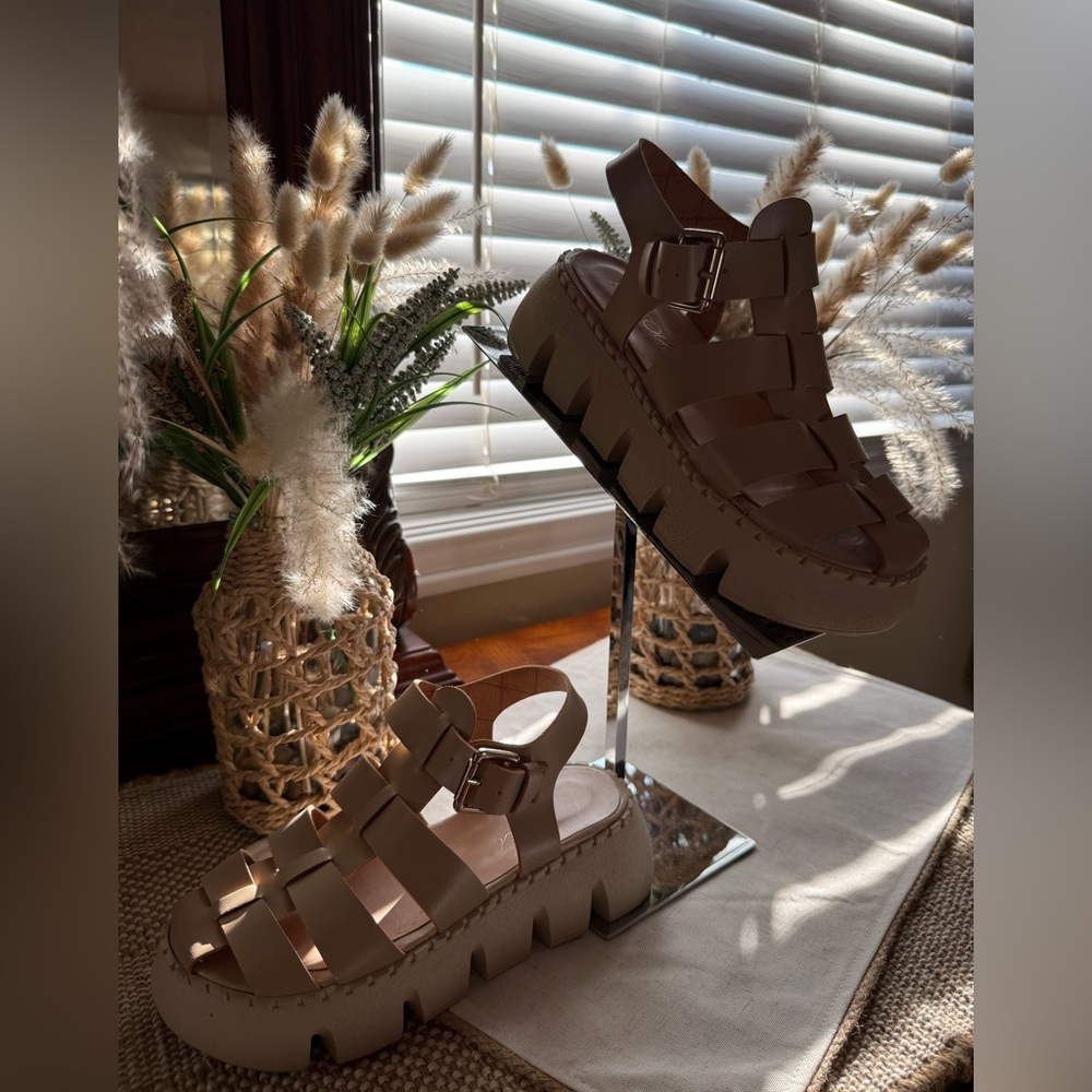 S87- Chic Tan Gladiator Sandals